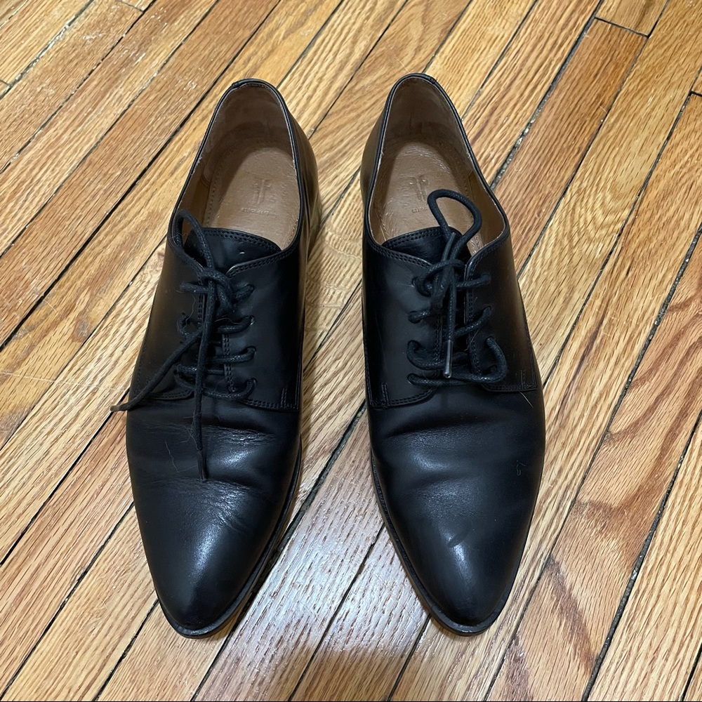 Frye Women’s Black Leather Pointy Oxfords-Size 7.5